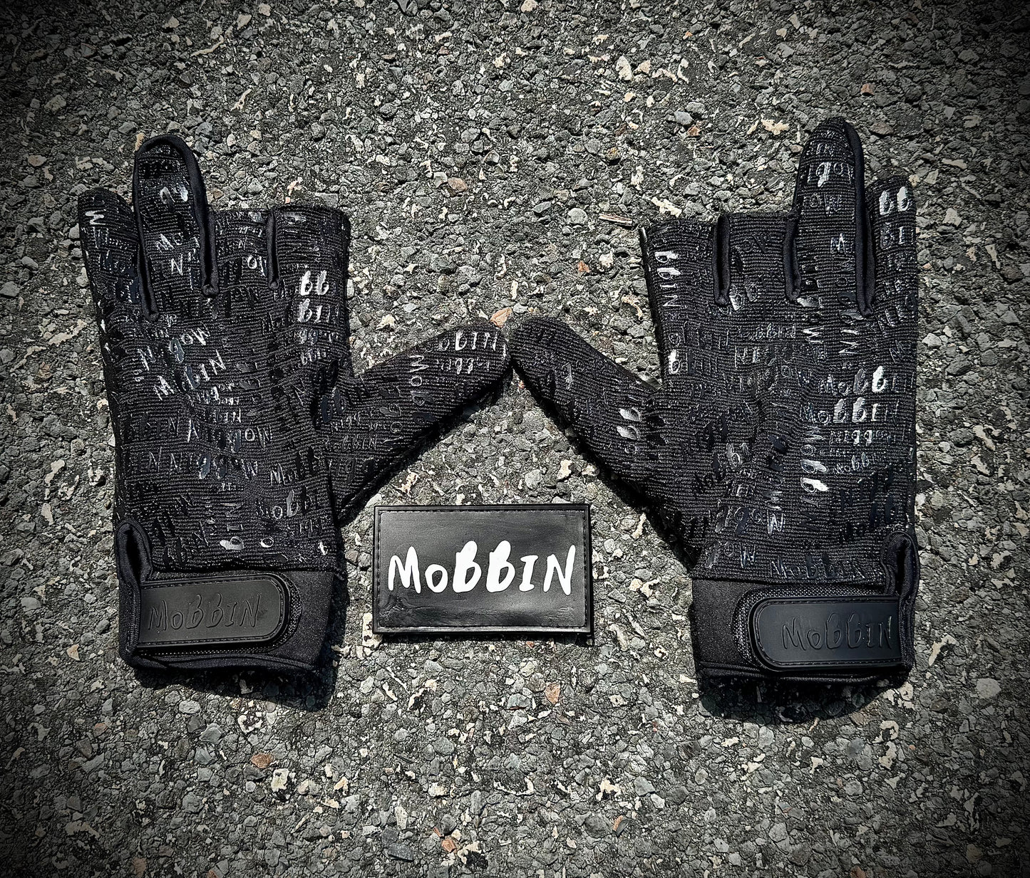 Mobbin Gloves ‘Murdered Out” Edition