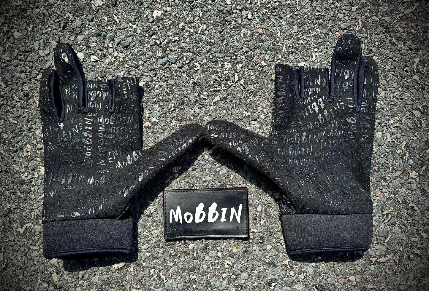 Mobbin Gloves ‘Murdered Out” Edition